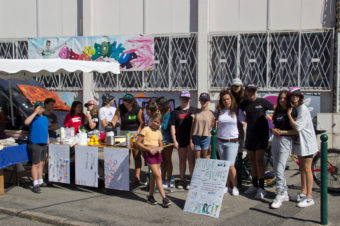 LES JUNIORS DU CENTRE DE LOISIRS AU MARCHÉ DE TARASCON..